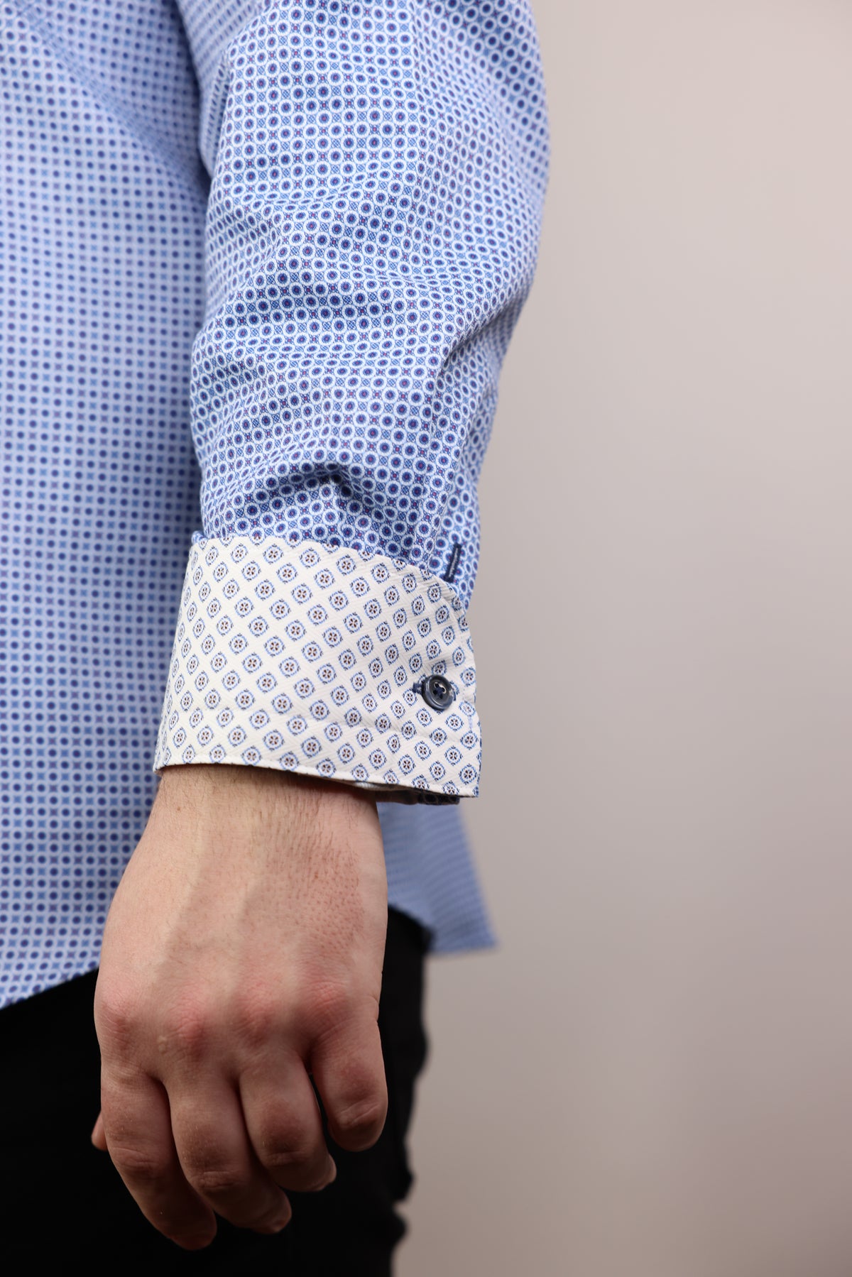 Marcello Staple Circle Medallion Roll Collar